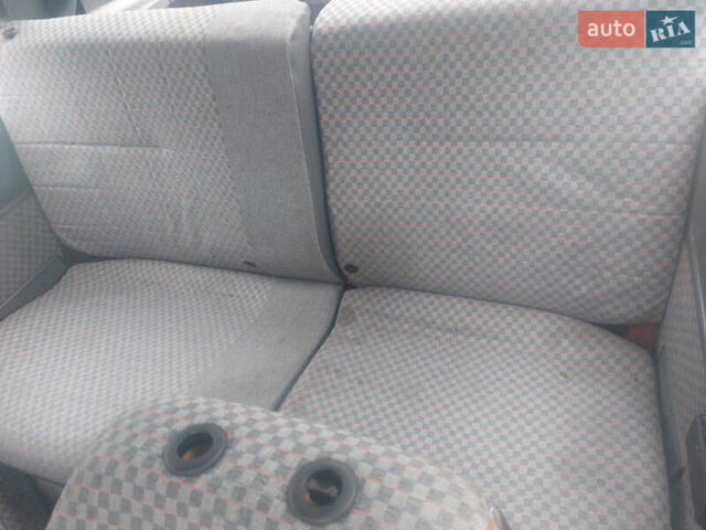 Красный Рено 11, объемом двигателя 1.4 л и пробегом 231 тыс. км за 300 $, фото 3 на Automoto.ua