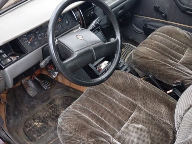 Красный Рено 11, объемом двигателя 0 л и пробегом 800 тыс. км за 357 $, фото 3 на Automoto.ua