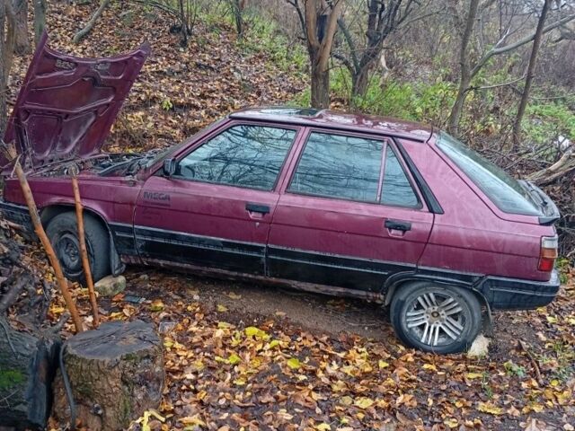 Красный Рено 11, объемом двигателя 0 л и пробегом 800 тыс. км за 357 $, фото 1 на Automoto.ua