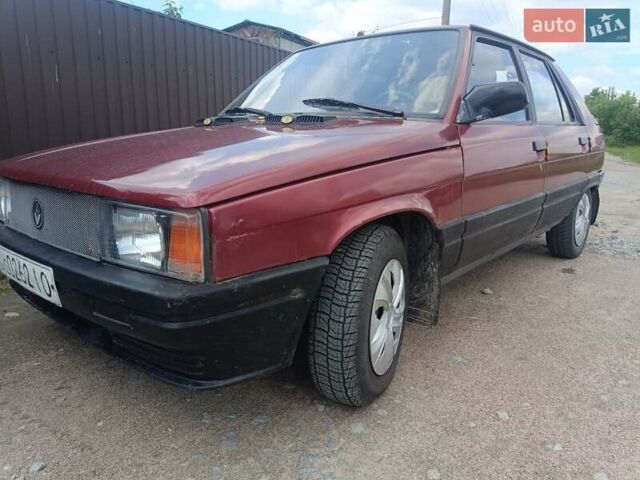 Красный Рено 11, объемом двигателя 1.6 л и пробегом 280 тыс. км за 1300 $, фото 7 на Automoto.ua