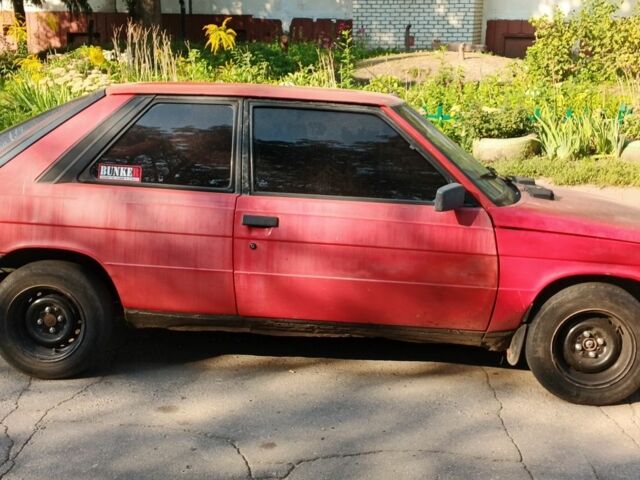 Красный Рено 11, объемом двигателя 1 л и пробегом 131 тыс. км за 192 $, фото 1 на Automoto.ua