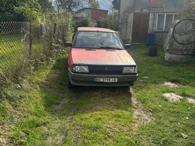 Красный Рено 11, объемом двигателя 1.4 л и пробегом 200 тыс. км за 288 $, фото 1 на Automoto.ua