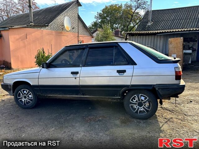 Серый Рено 11, объемом двигателя 17 л и пробегом 267 тыс. км за 800 $, фото 4 на Automoto.ua