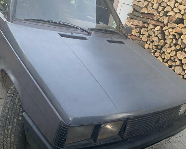 Серый Рено 11, объемом двигателя 1.6 л и пробегом 300 тыс. км за 500 $, фото 2 на Automoto.ua