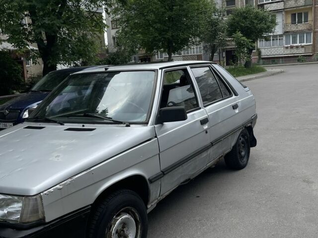 Серый Рено 11, объемом двигателя 1.4 л и пробегом 650 тыс. км за 440 $, фото 3 на Automoto.ua