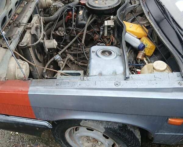 Серый Рено 11, объемом двигателя 1.2 л и пробегом 255 тыс. км за 344 $, фото 3 на Automoto.ua