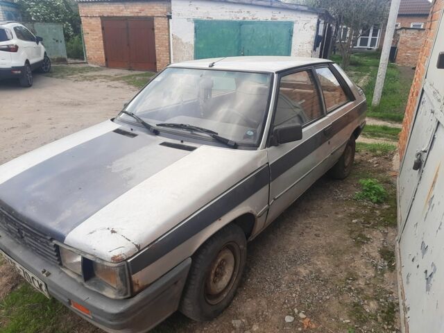 Серый Рено 11, объемом двигателя 1.6 л и пробегом 250 тыс. км за 284 $, фото 1 на Automoto.ua