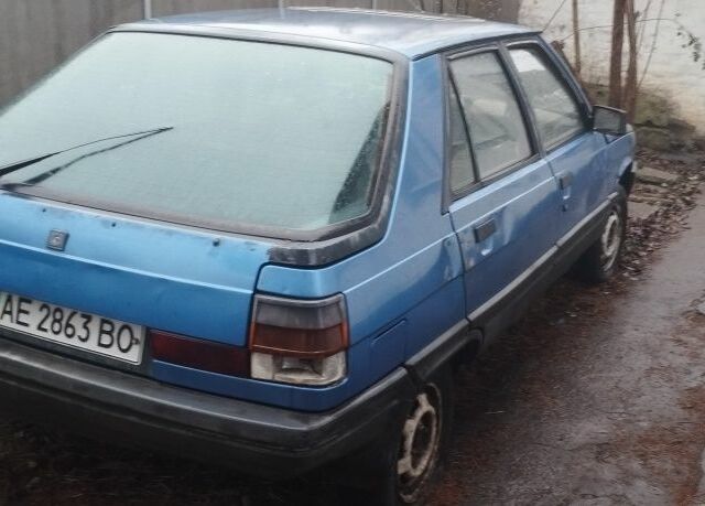 Рено 11 1985 в Синельниковом на Automoto.ua Синий Рено 11, объемом двигателя 1.6 л и пробегом 390 тыс. км за 167 $, фото 2 на Automoto.ua