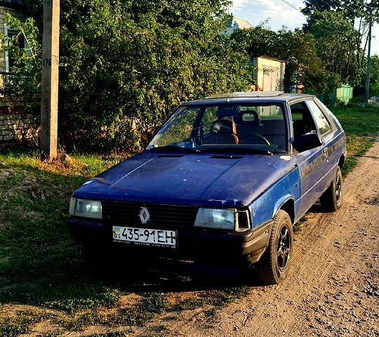 Синій Рено 11, об'ємом двигуна 1.4 л та пробігом 350 тис. км за 620 $, фото 7 на Automoto.ua
