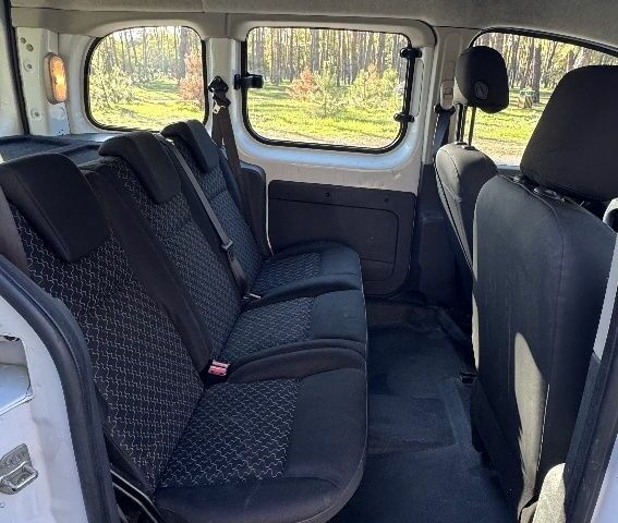 Белый Рено 12, объемом двигателя 1.5 л и пробегом 290 тыс. км за 6222 $, фото 6 на Automoto.ua