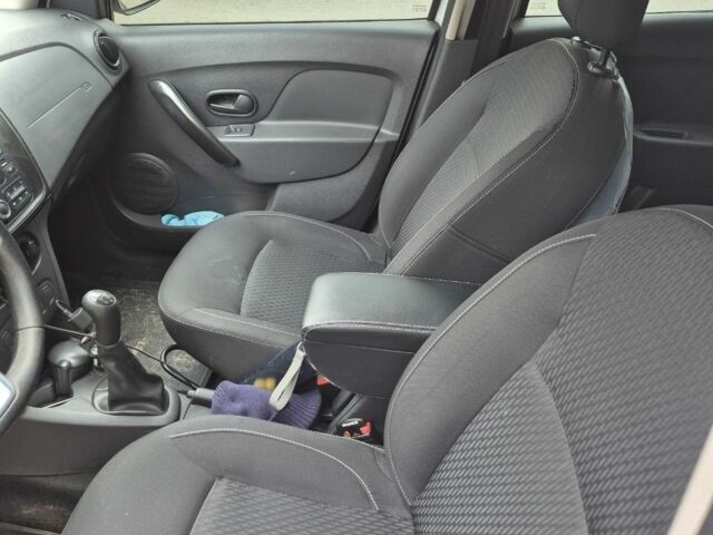 Білий Рено 12, об'ємом двигуна 0 л та пробігом 124 тис. км за 7500 $, фото 4 на Automoto.ua