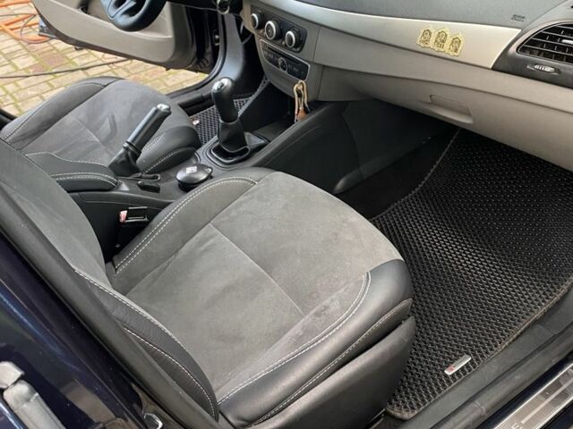 Синий Рено 12, объемом двигателя 1.6 л и пробегом 230 тыс. км за 7000 $, фото 4 на Automoto.ua