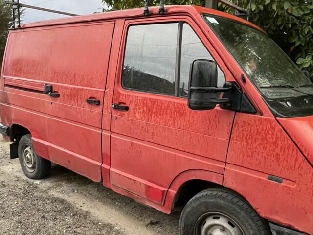 Красный Рено 14, объемом двигателя 2.5 л и пробегом 3 тыс. км за 1500 $, фото 3 на Automoto.ua