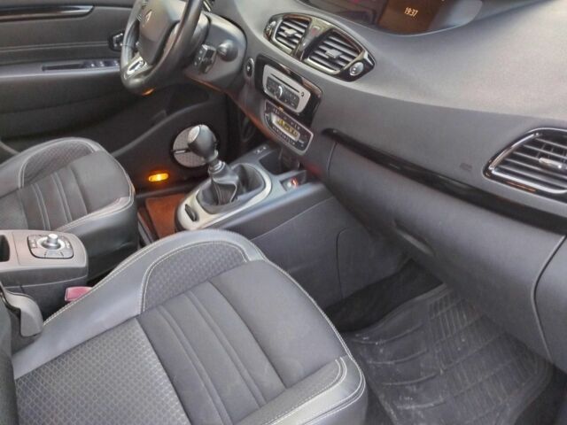 Серый Рено 16, объемом двигателя 1.6 л и пробегом 250 тыс. км за 9000 $, фото 3 на Automoto.ua