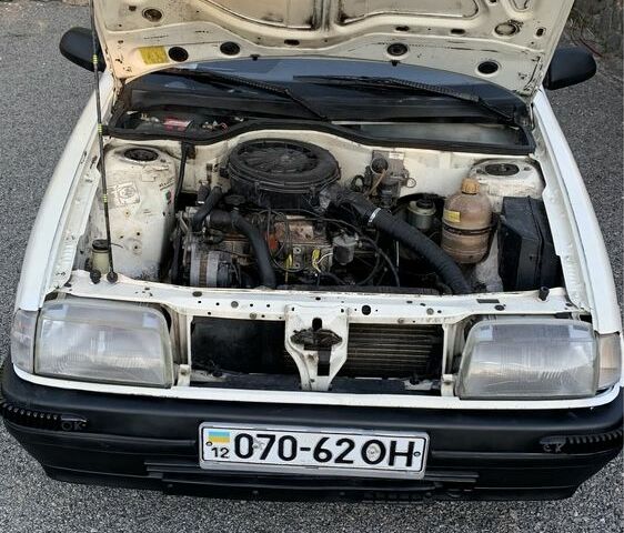 Білий Рено 19, об'ємом двигуна 1.4 л та пробігом 440 тис. км за 1000 $, фото 5 на Automoto.ua