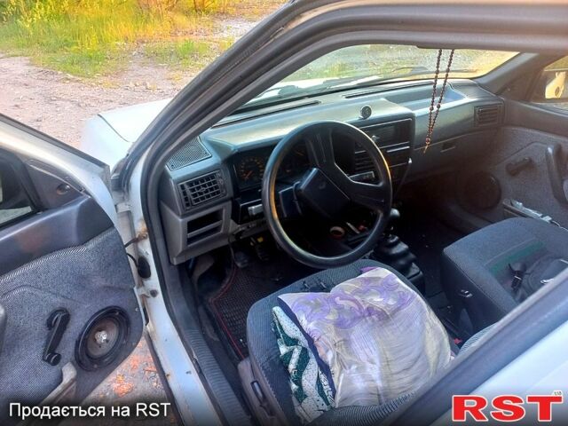 Білий Рено 19, об'ємом двигуна 1.4 л та пробігом 430 тис. км за 850 $, фото 2 на Automoto.ua