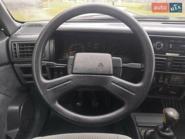 Білий Рено 19, об'ємом двигуна 1.8 л та пробігом 280 тис. км за 1200 $, фото 14 на Automoto.ua