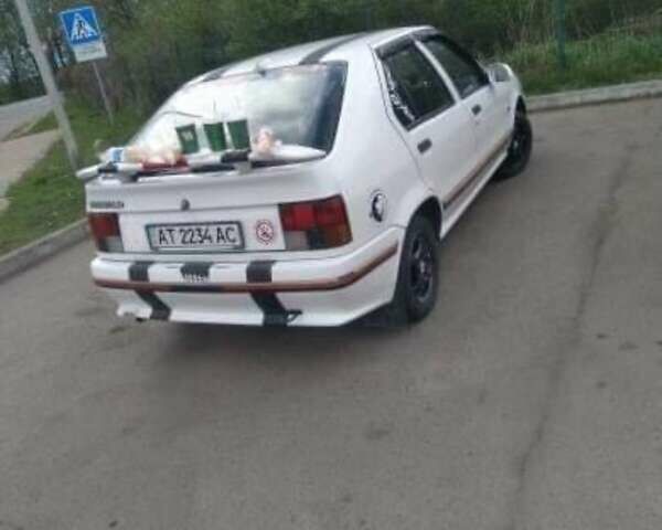 Белый Рено 19, объемом двигателя 0 л и пробегом 200 тыс. км за 1000 $, фото 10 на Automoto.ua