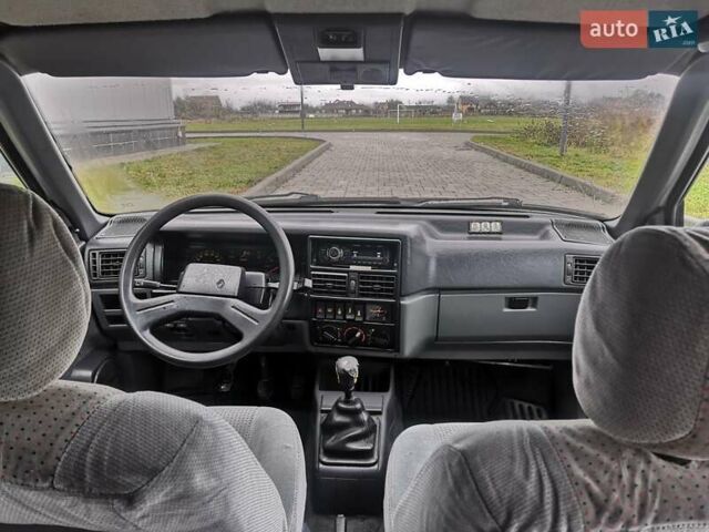 Білий Рено 19, об'ємом двигуна 1.8 л та пробігом 280 тис. км за 1200 $, фото 12 на Automoto.ua