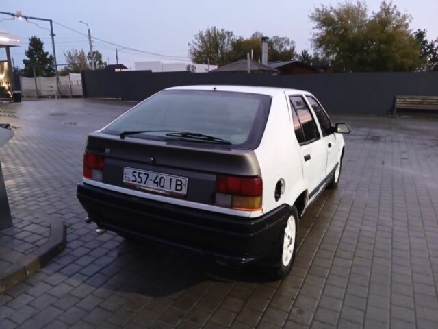 Белый Рено 19, объемом двигателя 0 л и пробегом 379 тыс. км за 1000 $, фото 13 на Automoto.ua