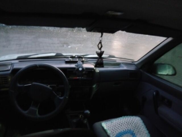 Белый Рено 19, объемом двигателя 0 л и пробегом 379 тыс. км за 1000 $, фото 5 на Automoto.ua