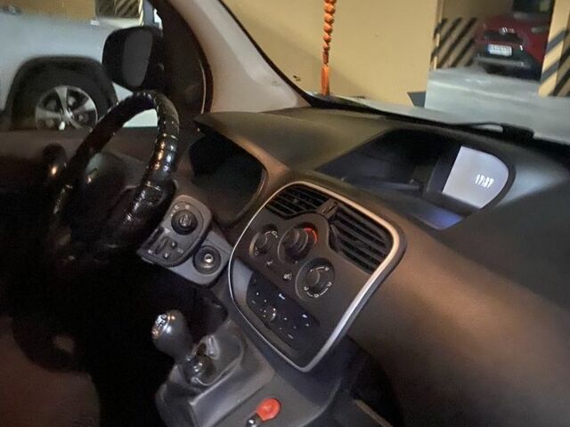 Білий Рено 19, об'ємом двигуна 1.5 л та пробігом 205 тис. км за 9000 $, фото 4 на Automoto.ua