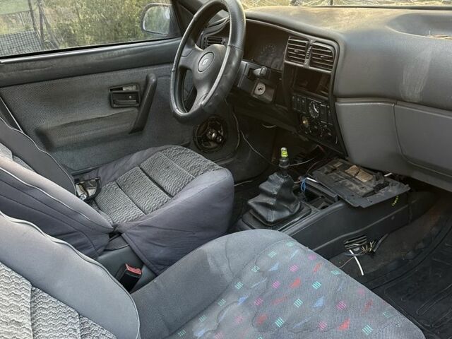 Белый Рено 19, объемом двигателя 1.9 л и пробегом 400 тыс. км за 499 $, фото 3 на Automoto.ua