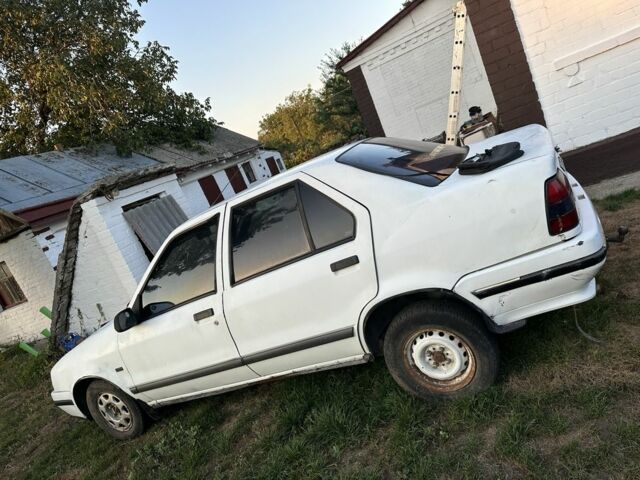 Белый Рено 19, объемом двигателя 1.9 л и пробегом 400 тыс. км за 499 $, фото 2 на Automoto.ua