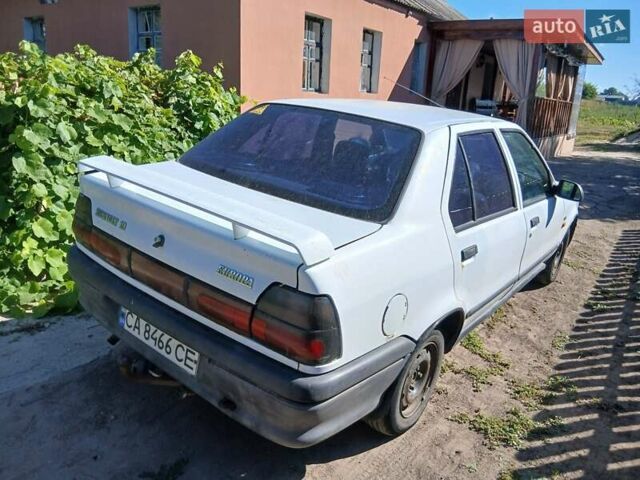 Білий Рено 19, об'ємом двигуна 1.4 л та пробігом 333 тис. км за 700 $, фото 1 на Automoto.ua
