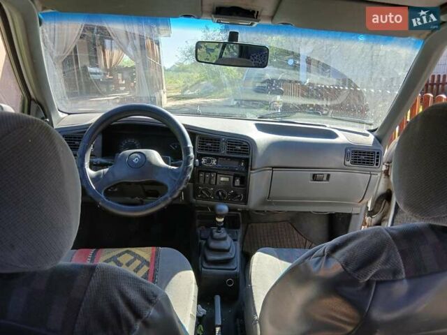 Білий Рено 19, об'ємом двигуна 1.4 л та пробігом 333 тис. км за 700 $, фото 4 на Automoto.ua