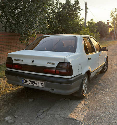 Белый Рено 19, объемом двигателя 1.4 л и пробегом 215 тыс. км за 3500 $, фото 3 на Automoto.ua