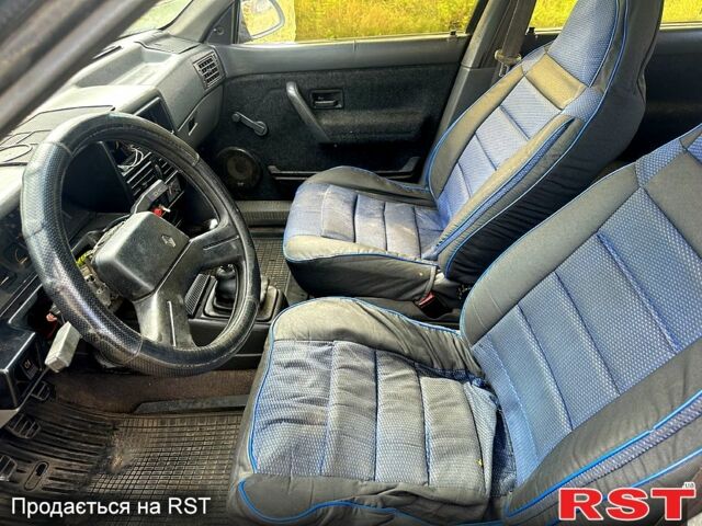 Черный Рено 19, объемом двигателя 1.7 л и пробегом 222 тыс. км за 375 $, фото 5 на Automoto.ua