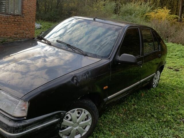 Рено 19 1990 в Тернополе на Automoto.ua Черный Рено 19, объемом двигателя 1.7 л и пробегом 377 тыс. км за 800 $, фото 6 на Automoto.ua
