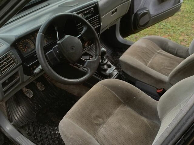 Рено 19 1990 в Тернополе на Automoto.ua Черный Рено 19, объемом двигателя 1.7 л и пробегом 377 тыс. км за 800 $, фото 11 на Automoto.ua