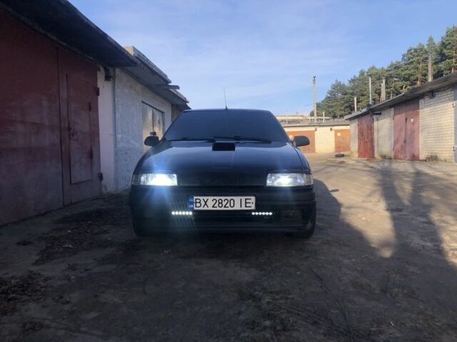 Чорний Рено 19, об'ємом двигуна 1.8 л та пробігом 197 тис. км за 1399 $, фото 1 на Automoto.ua