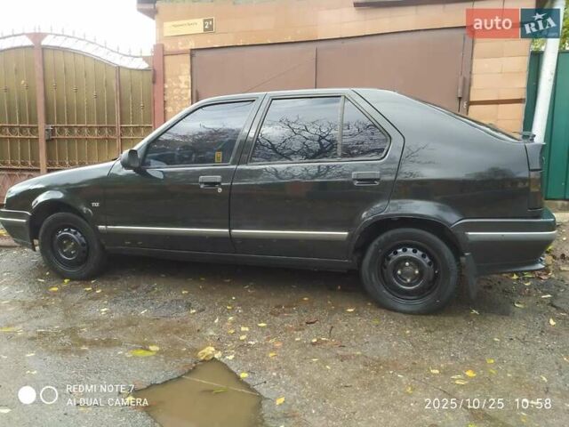 Черный Рено 19, объемом двигателя 1.7 л и пробегом 330 тыс. км за 1300 $, фото 1 на Automoto.ua