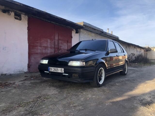 Чорний Рено 19, об'ємом двигуна 1.8 л та пробігом 197 тис. км за 1399 $, фото 4 на Automoto.ua