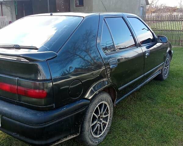 Черный Рено 19, объемом двигателя 1.8 л и пробегом 375 тыс. км за 2000 $, фото 3 на Automoto.ua