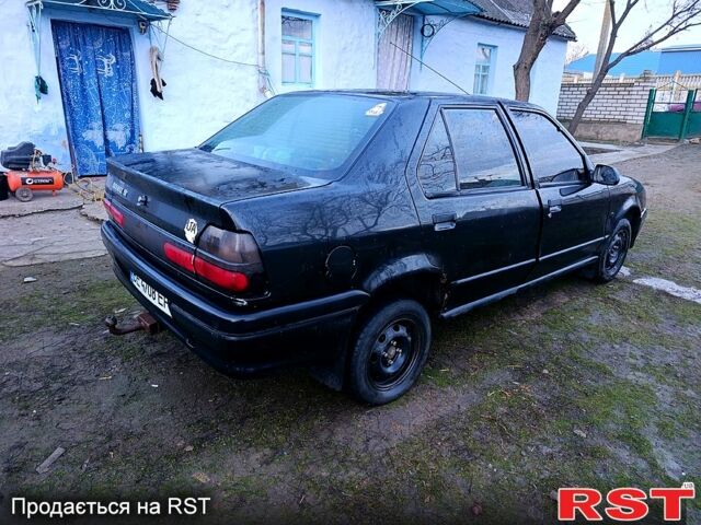 Черный Рено 19, объемом двигателя 1.7 л и пробегом 260 тыс. км за 1060 $, фото 3 на Automoto.ua