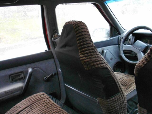 Красный Рено 19, объемом двигателя 1.7 л и пробегом 300 тыс. км за 650 $, фото 3 на Automoto.ua