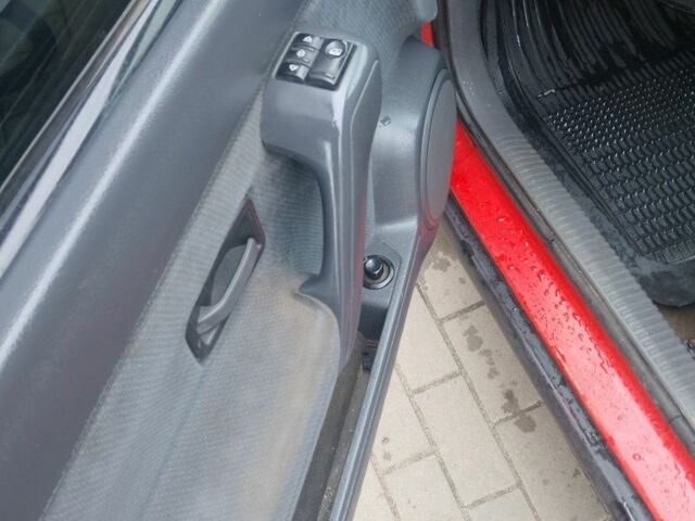 Красный Рено 19, объемом двигателя 1.9 л и пробегом 555 тыс. км за 950 $, фото 6 на Automoto.ua