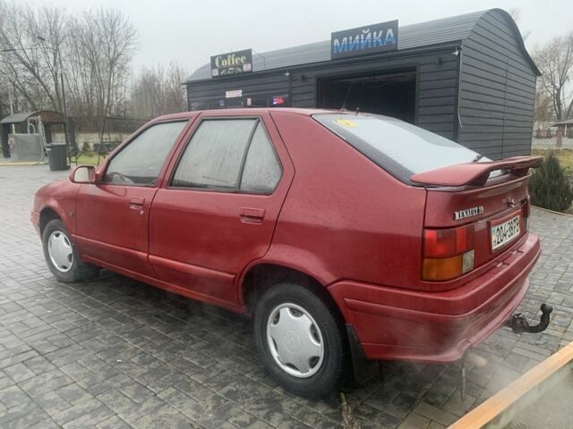 Красный Рено 19, объемом двигателя 1.4 л и пробегом 300 тыс. км за 600 $, фото 2 на Automoto.ua