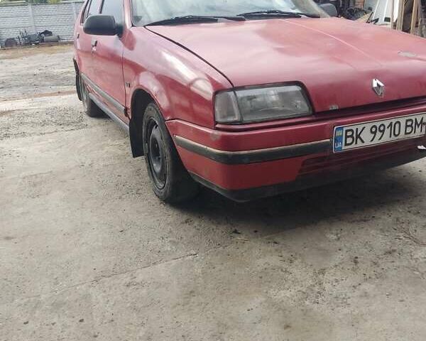 Красный Рено 19, объемом двигателя 1.7 л и пробегом 300 тыс. км за 600 $, фото 5 на Automoto.ua