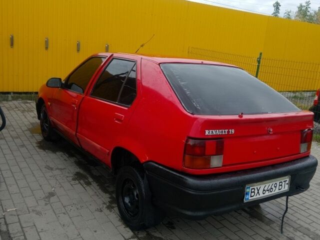 Красный Рено 19, объемом двигателя 1.9 л и пробегом 555 тыс. км за 950 $, фото 1 на Automoto.ua