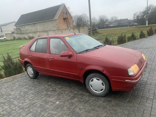 Красный Рено 19, объемом двигателя 1.4 л и пробегом 300 тыс. км за 600 $, фото 1 на Automoto.ua