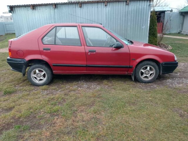 Червоний Рено 19, об'ємом двигуна 0 л та пробігом 122 тис. км за 949 $, фото 7 на Automoto.ua