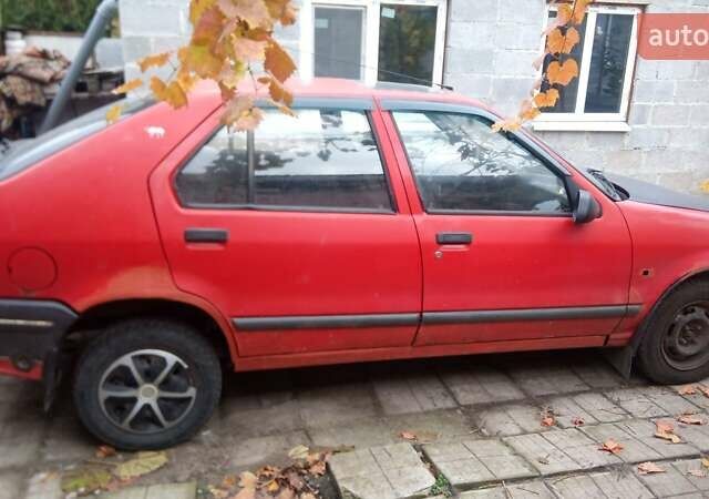 Красный Рено 19, объемом двигателя 1.4 л и пробегом 33 тыс. км за 800 $, фото 1 на Automoto.ua