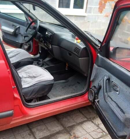 Красный Рено 19, объемом двигателя 1.4 л и пробегом 33 тыс. км за 800 $, фото 3 на Automoto.ua