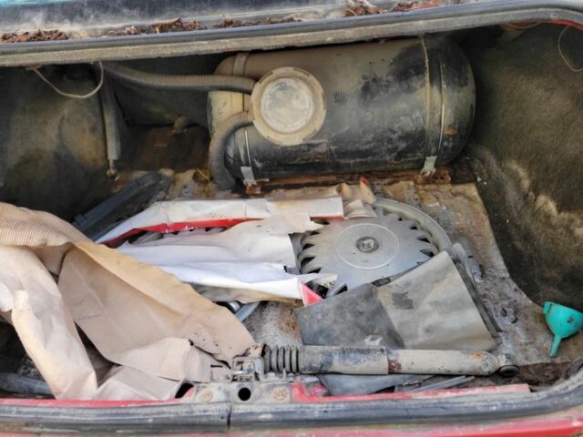 Красный Рено 19, объемом двигателя 7 л и пробегом 310 тыс. км за 381 $, фото 3 на Automoto.ua