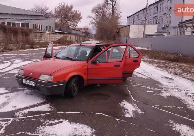 Красный Рено 19, объемом двигателя 1.4 л и пробегом 360 тыс. км за 2250 $, фото 5 на Automoto.ua